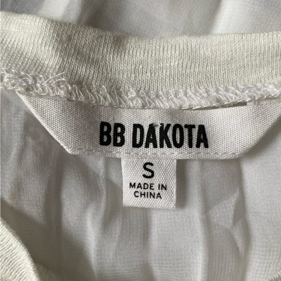 White sheer top - Picture 4 of 5